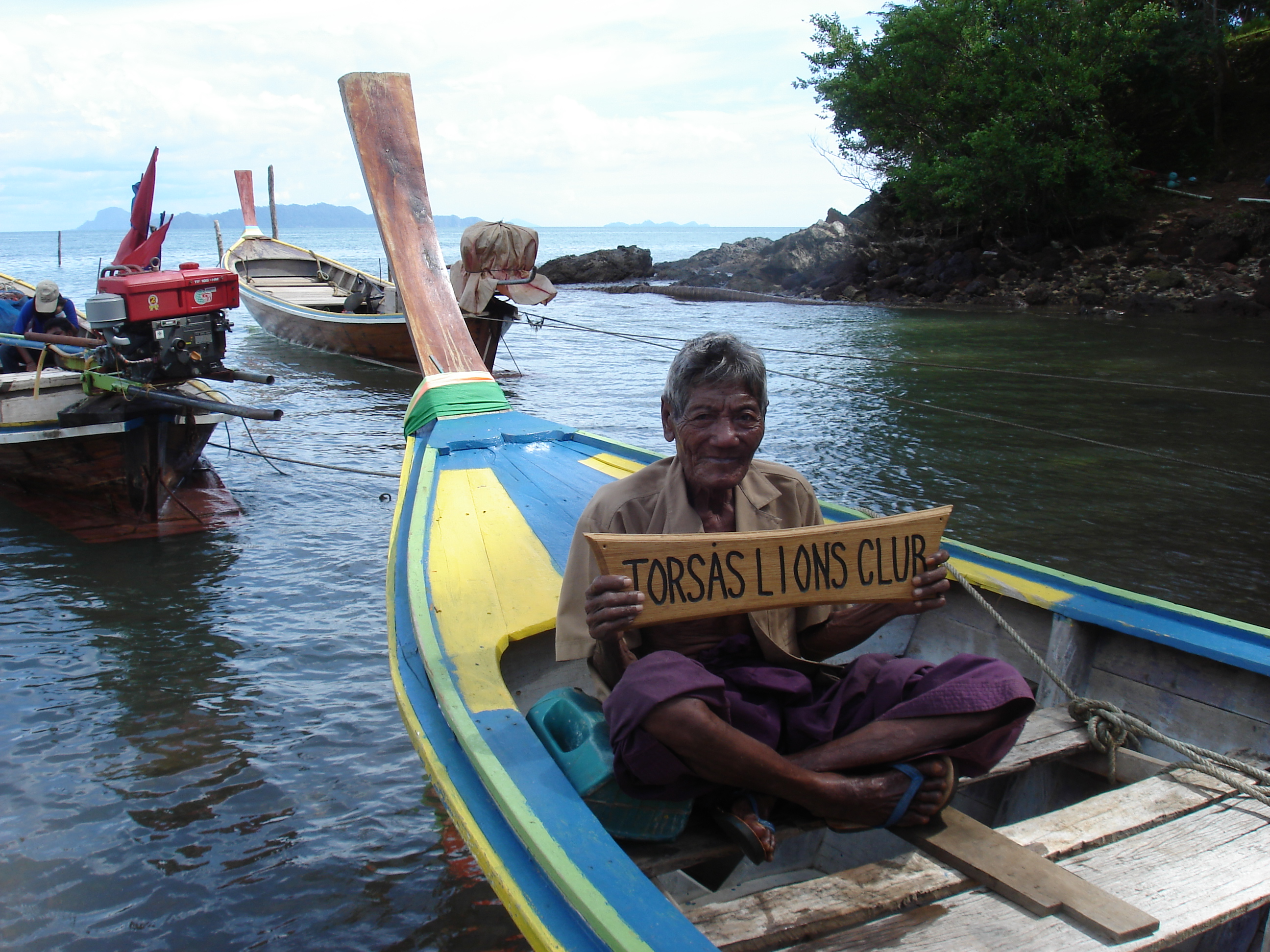 2.Medicinmannen Sicken med båten som skänktes av Torsås Lions 2005-11[1]
